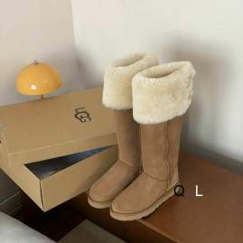 Picture of UGG Shoes _SKUUGGsz35-40LL120519745
